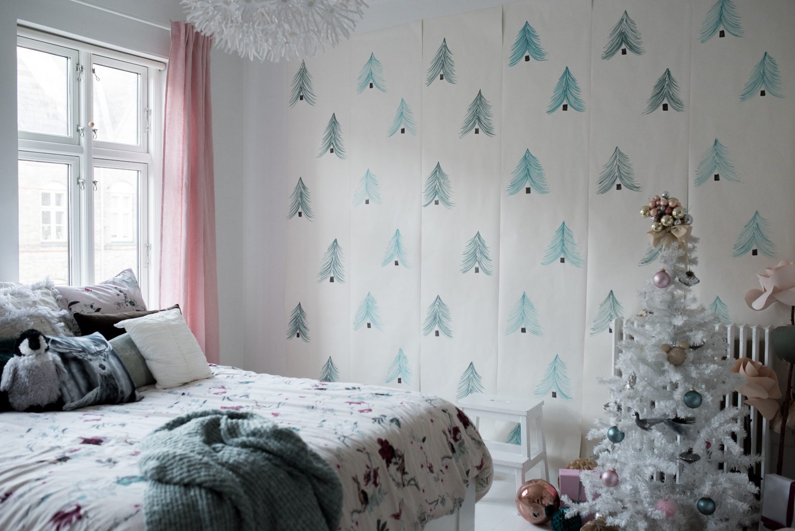 Teen Christmas Room :: How We Styled Operation Christmas Puke