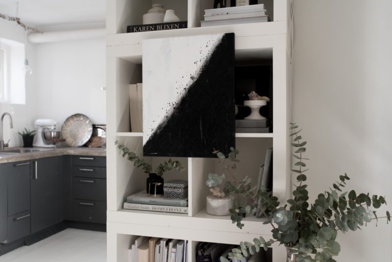 DIY Linen Book Covers :: Transform your Bookshelves!