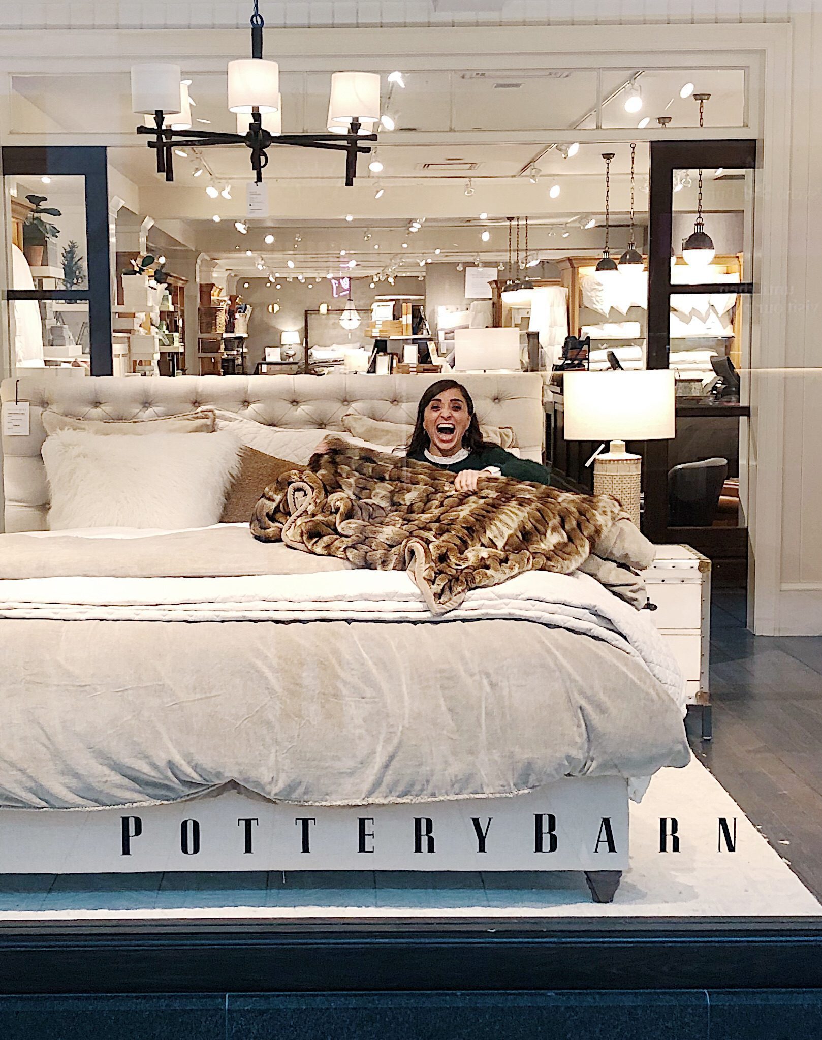 I SNUCK into POTTERY BARN &amp; DECORATED a Room for CHRISTMAS! Day 2 :: 25 Days of Xmas 2019