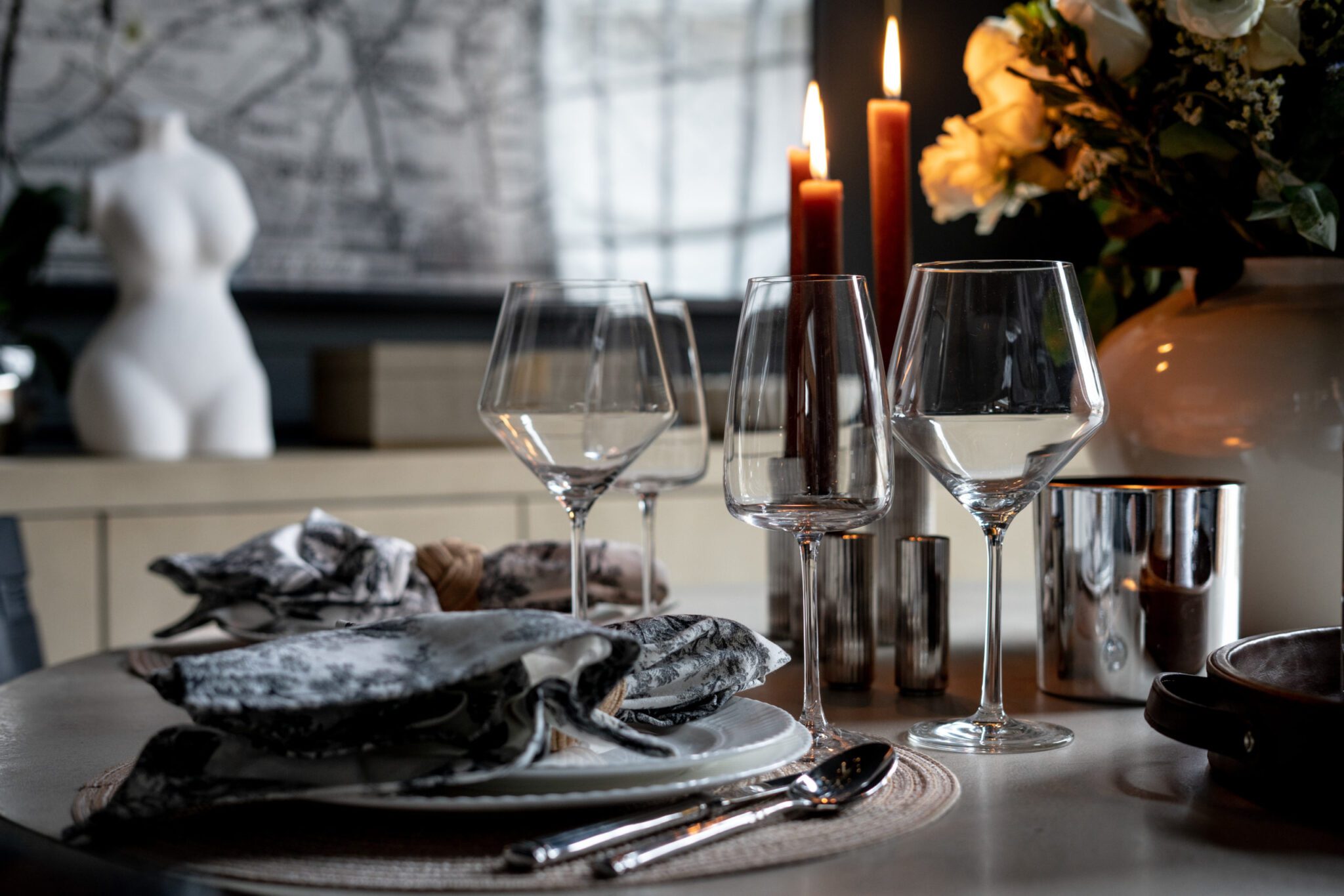 Setting the Perfect Romantic Table for Valentine’s Day