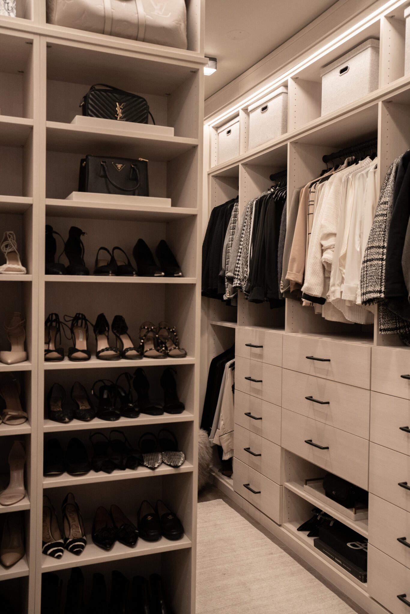 Transform Your Closet with These Game-Changing Organizational Hacks!