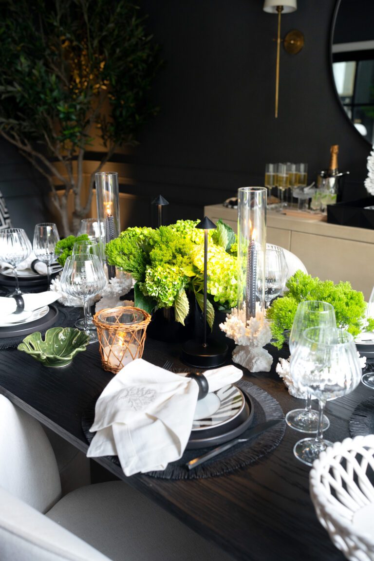 Modern, Moody, and Summer-Ready: This Tablescape Has It All!
