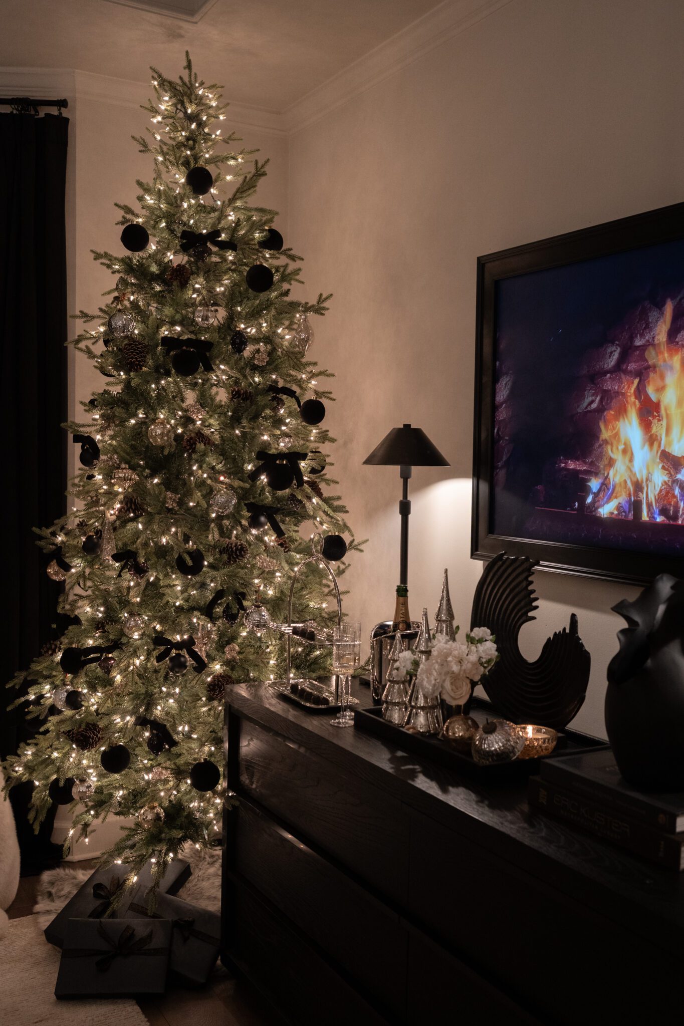 Our Bedroom Is Officially Christmas-Ready (and It Might Be My Favorite Yet!)